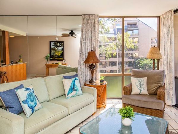Luxurious Maui Vacation Rental with Ocean Views & Prime Location