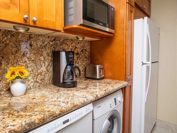 Luxurious Maui Vacation Rental with Ocean Views & Prime Location