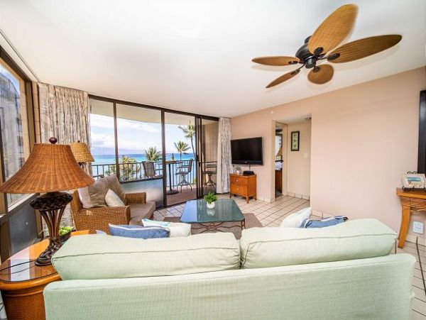 Luxurious Maui Vacation Rental with Ocean Views & Prime Location