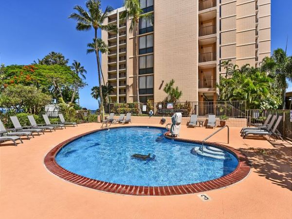 Luxurious Maui Vacation Rental with Ocean Views & Prime Location