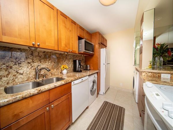 Luxurious Maui Vacation Rental with Ocean Views & Prime Location