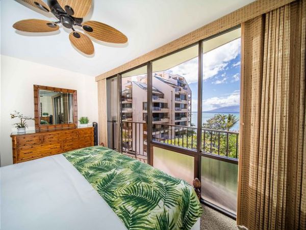 Luxurious Maui Vacation Rental with Ocean Views & Prime Location