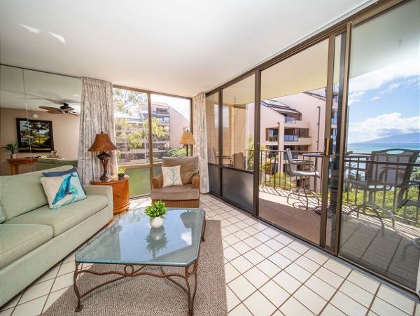 Luxurious Maui Vacation Rental with Ocean Views & Prime Location
