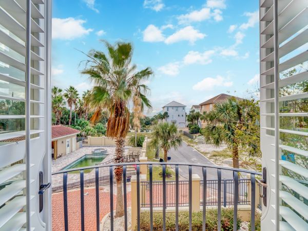 Deluxe Thirteen Bedroom Vacation Home in Miramar Beach