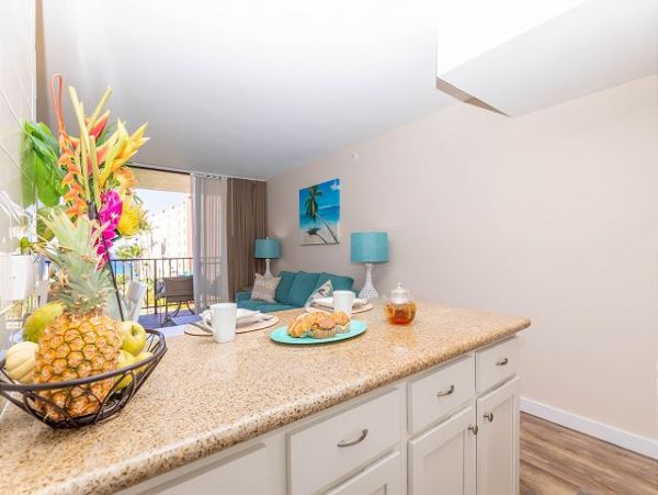 Two Bedroom Vacation Condo on Kaanapali Sleeps 6 Guests