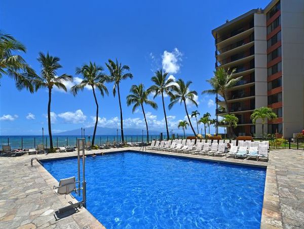 Two Bedroom Vacation Condo on Kaanapali Sleeps 6 Guests