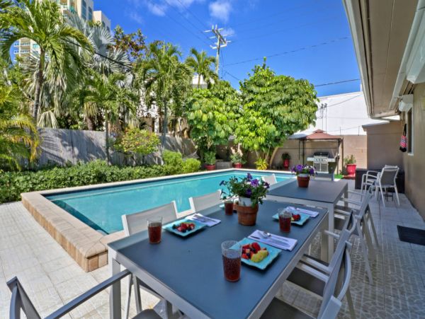 Less than 1 Min Walk to Beach Luxury Fort Lauderdale