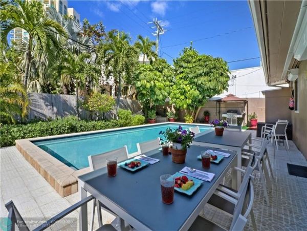Less than 1 Min Walk to Beach Luxury Fort Lauderdale