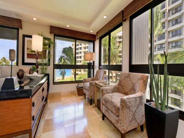 Beachfront Two Bedroom Rental Condo in Kaanapali