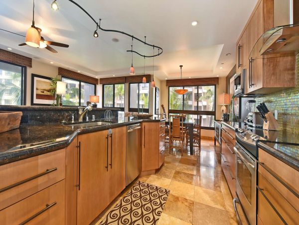 Beachfront Two Bedroom Rental Condo in Kaanapali