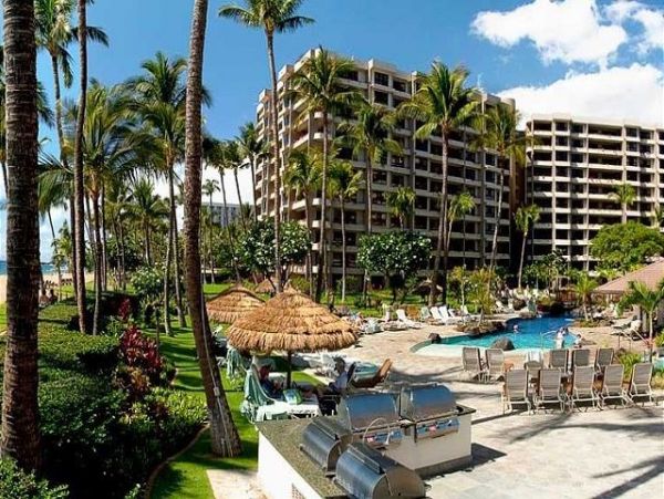 Beachfront Two Bedroom Rental Condo in Kaanapali