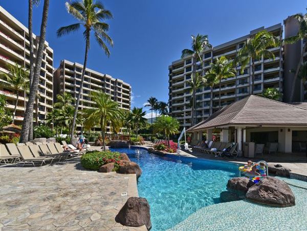 Beachfront Two Bedroom Rental Condo in Kaanapali