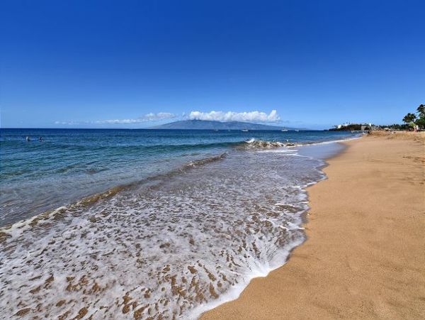 Beachfront Two Bedroom Rental Condo in Kaanapali