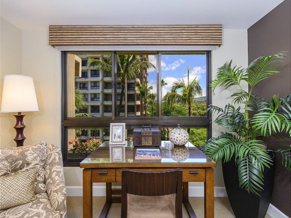 Beachfront Two Bedroom Rental Condo in Kaanapali