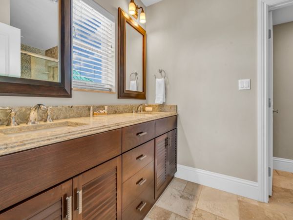 Luxury Waterfront Vacation Home with Pool Sleeps 14 Guests