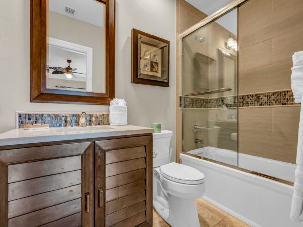Luxury Waterfront Vacation Home with Pool Sleeps 14 Guests
