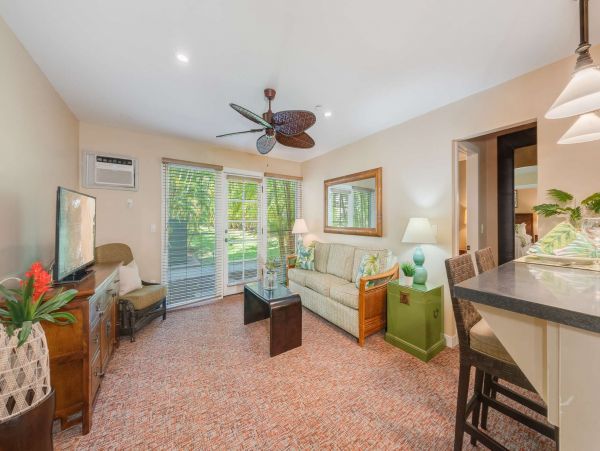 Lahaina Beautiful Two Bedroom Vacation Rentals Close to Beach