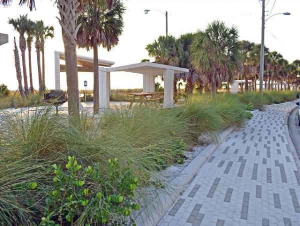 Charming Siesta Key Cottage Across From Beach
