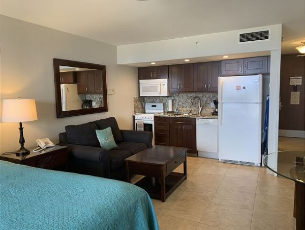 MAUI STUDIO WITH OCEAN ACCESS AND WATER VIEW