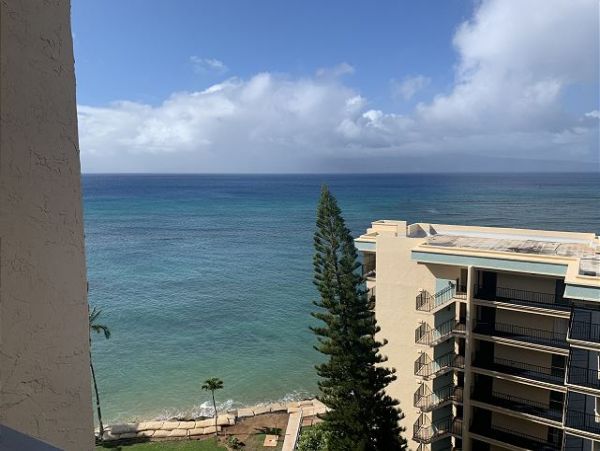MAUI STUDIO WITH OCEAN ACCESS AND WATER VIEW