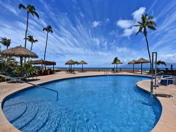 MAUI STUDIO WITH OCEAN ACCESS AND WATER VIEW