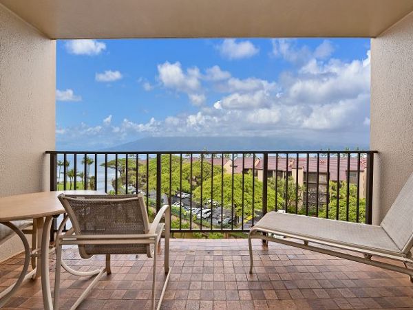 Kaanapali Vacation Condo One Bedroom Walk to Beach