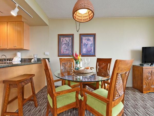 Kaanapali Vacation Condo One Bedroom Walk to Beach