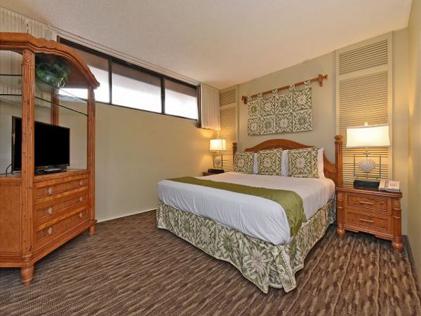 Kaanapali Vacation Condo One Bedroom Walk to Beach