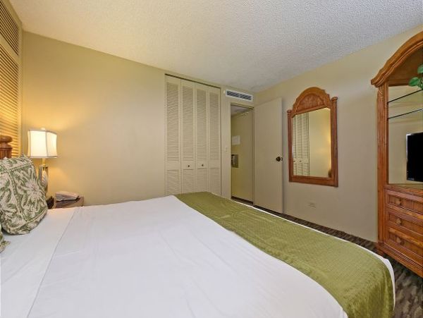 Kaanapali Vacation Condo One Bedroom Walk to Beach