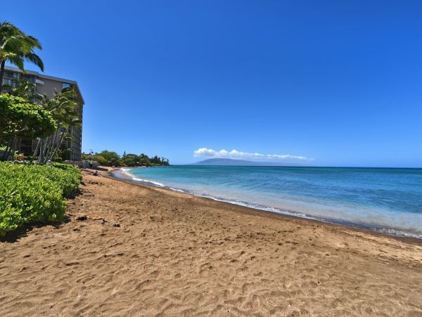 Kahana Vacation Condo - Oceanfront Two Bedroom Rental with Pool