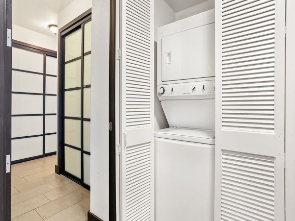 Kahana Vacation Condo - Oceanfront Two Bedroom Rental with Pool
