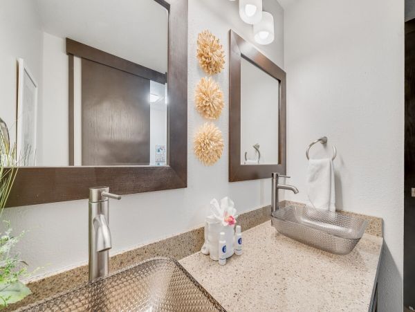 Kahana Vacation Condo - Oceanfront Two Bedroom Rental with Pool