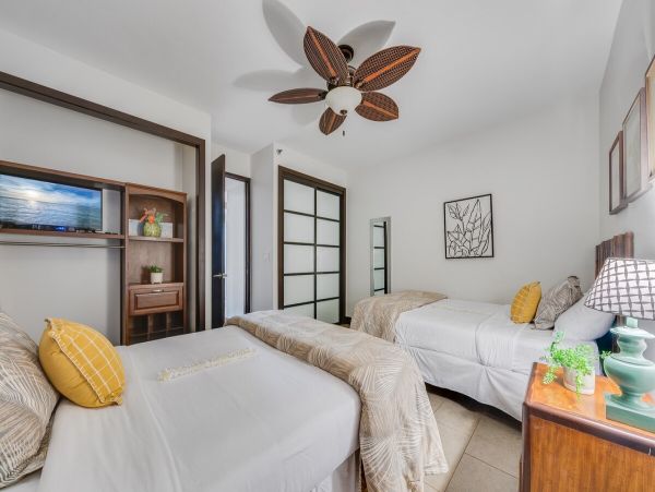 Kahana Vacation Condo - Oceanfront Two Bedroom Rental with Pool
