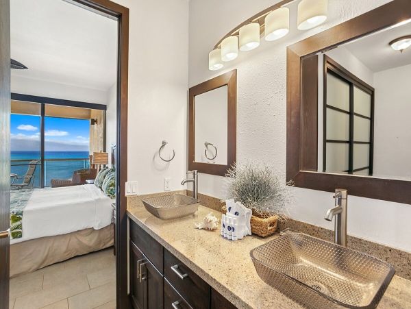 Kahana Vacation Condo - Oceanfront Two Bedroom Rental with Pool