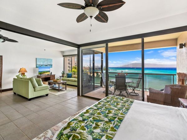 Kahana Vacation Condo - Oceanfront Two Bedroom Rental with Pool