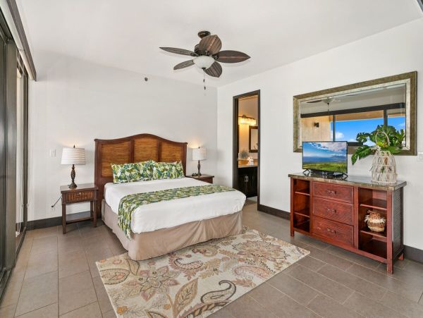 Kahana Vacation Condo - Oceanfront Two Bedroom Rental with Pool