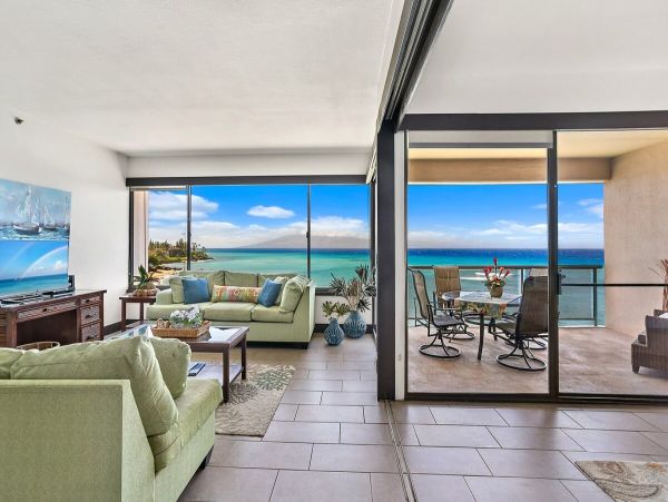 Kahana Vacation Condo - Oceanfront Two Bedroom Rental with Pool