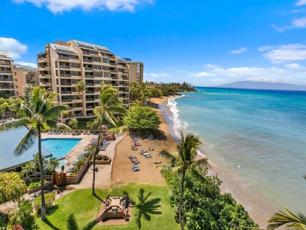Kahana Vacation Condo - Oceanfront Two Bedroom Rental with Pool
