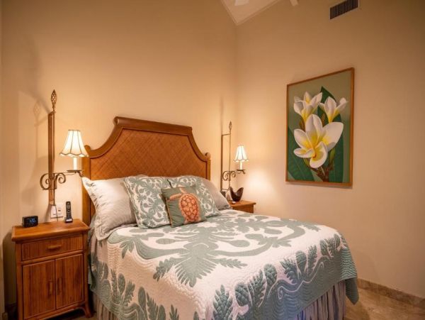 Luxury Beachfront Three Bedroom Vacation Home in Lahaina
