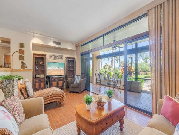Recently updated Kaanapali Condo