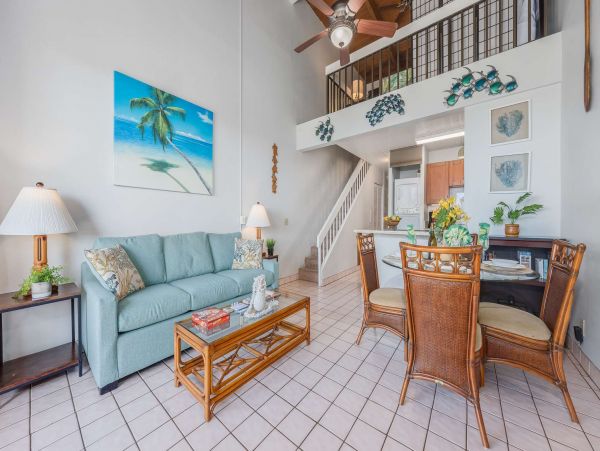 Top Floor 2 Bedroom Condo in South Kihei Ocean View