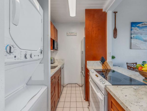 Top Floor 2 Bedroom Condo in South Kihei Ocean View