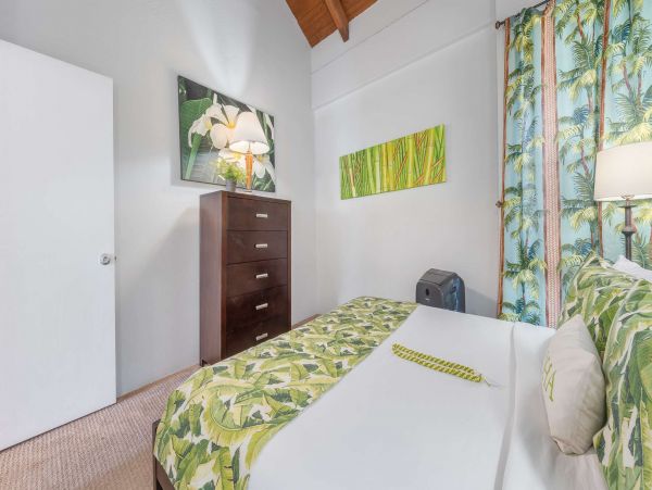 Top Floor 2 Bedroom Condo in South Kihei Ocean View