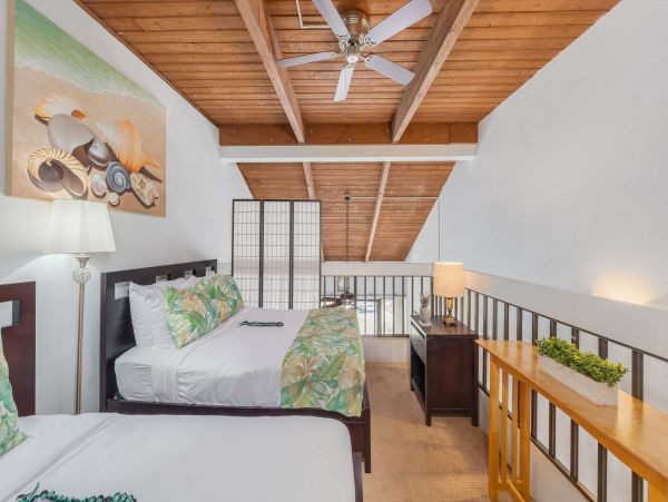 Top Floor 2 Bedroom Condo in South Kihei Ocean View
