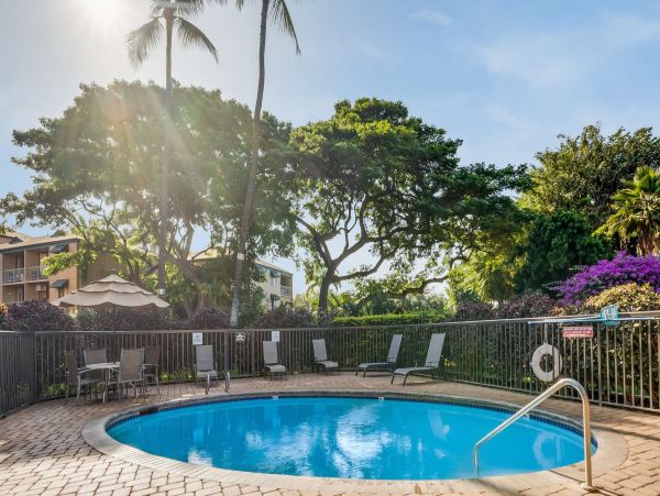 Top Floor 2 Bedroom Condo in South Kihei Ocean View