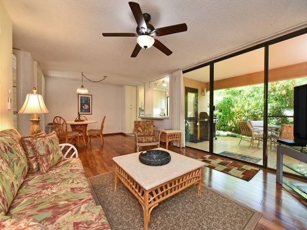 Beautiful Wailea Vacation Condo with Pool Beach Side