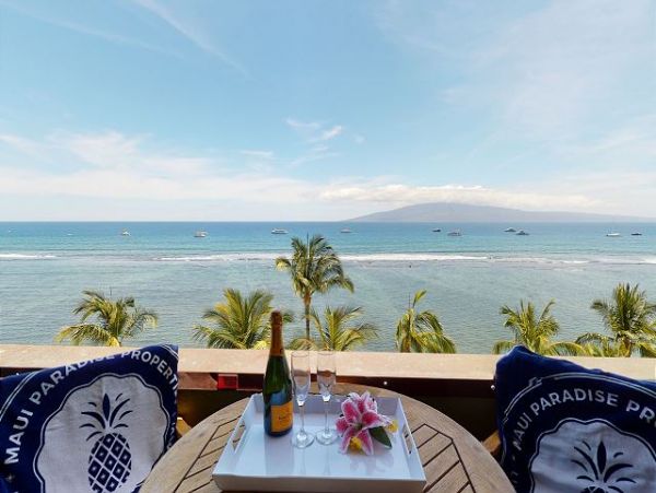 Lahaina One Bedroom Vacation Condo Sleeps 4 Walk To Beach