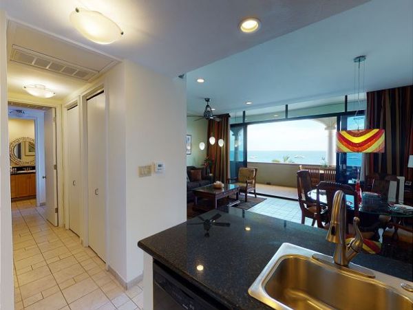 Lahaina One Bedroom Vacation Condo Sleeps 4 Walk To Beach