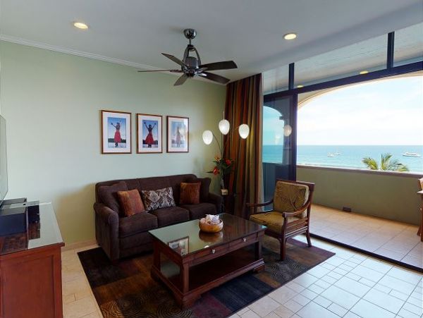 Lahaina One Bedroom Vacation Condo Sleeps 4 Walk To Beach