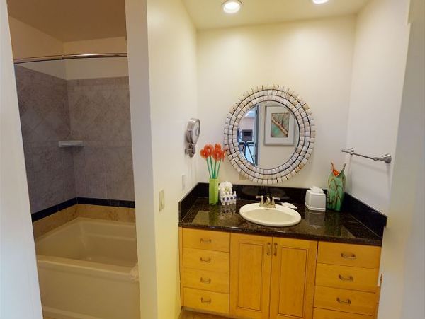 Lahaina One Bedroom Vacation Condo Sleeps 4 Walk To Beach